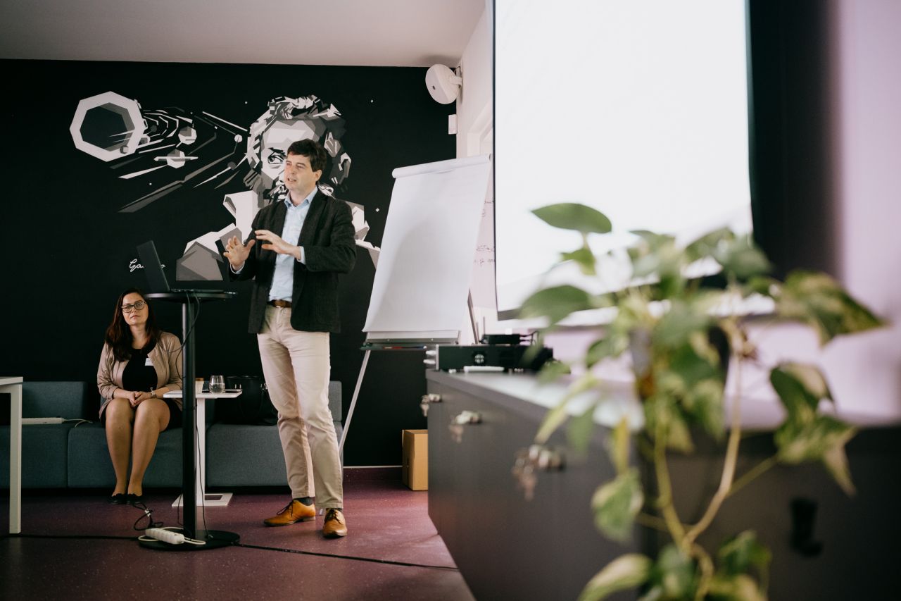 AUGEMO founder presenting at BIC Plzeň